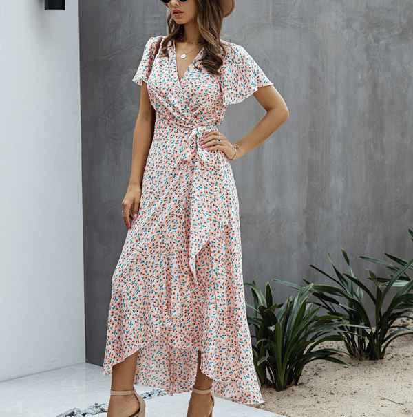 Gebloemd Wikkeljurk met V-hals & Ruffles – Zomerachtig & Elegant