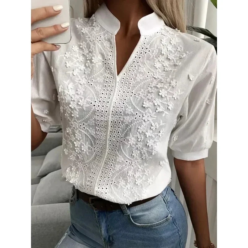 Amelune – Zomerse Witte Blouse met Borduurwerk en V-Hals