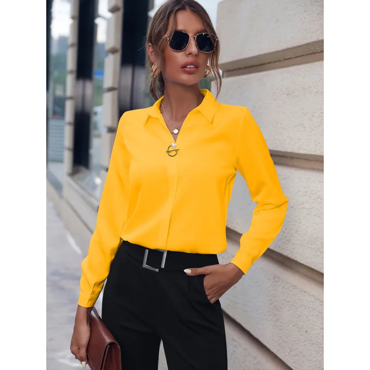 Violet | Damesblouse met puntkraag en siersluiting