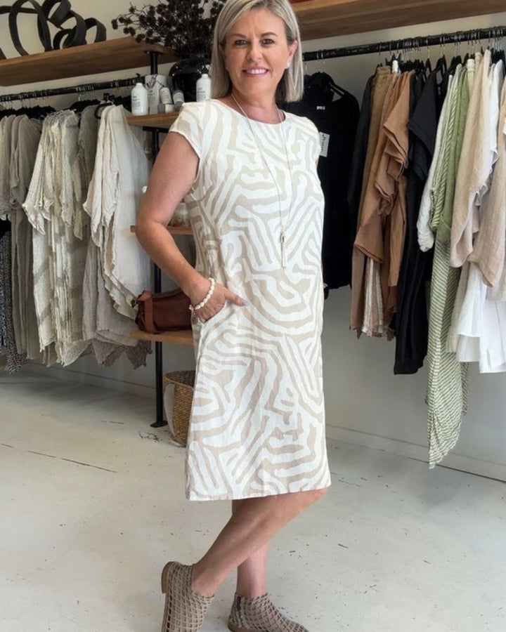Nelia – Jurk met ronde hals en patroon