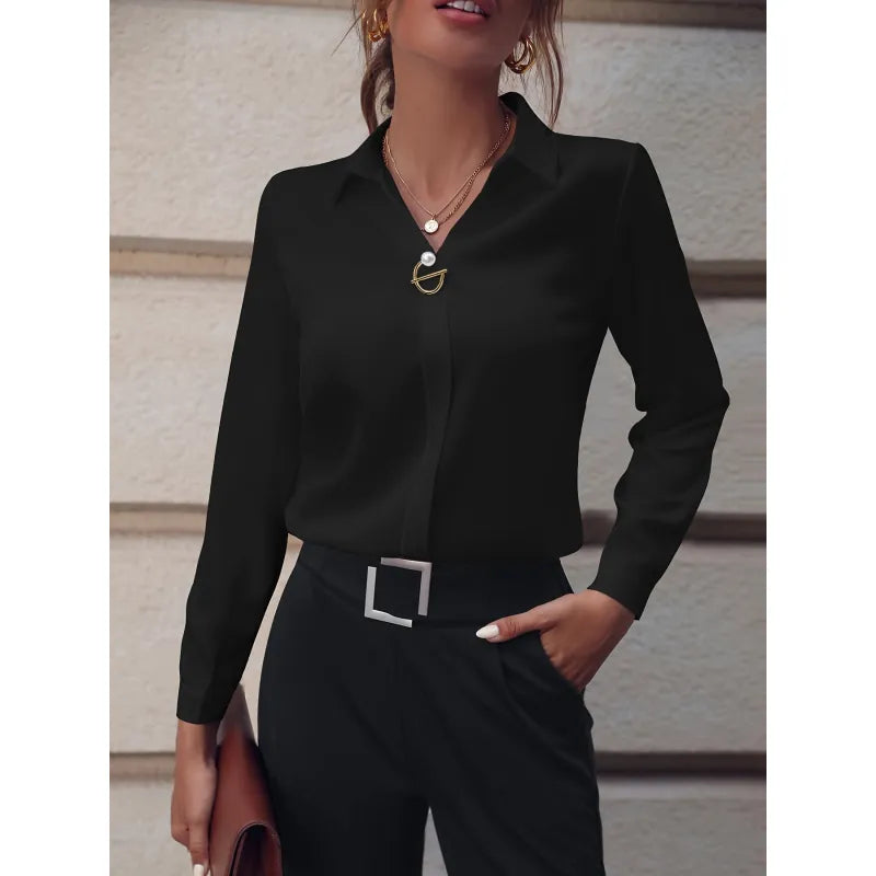 Violet | Damesblouse met puntkraag en siersluiting