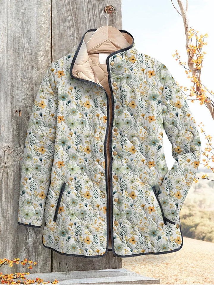 Prachtig bloemenpatroon op een casual, gewatteerde jas voor vrouwen