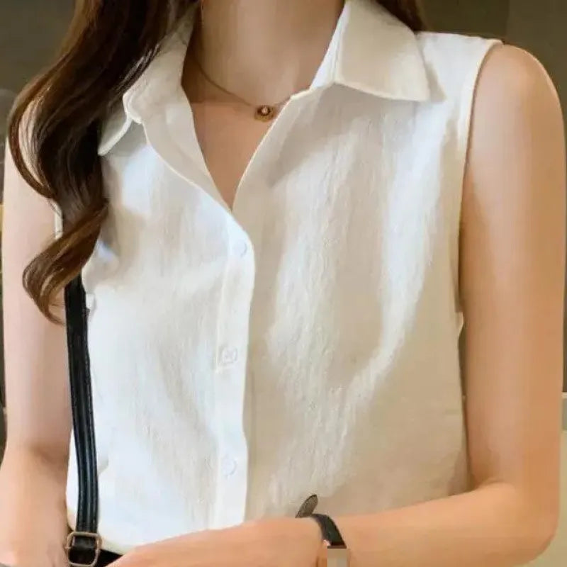 Adelaide | Damesblouse met puntkraag en knoopsluiting