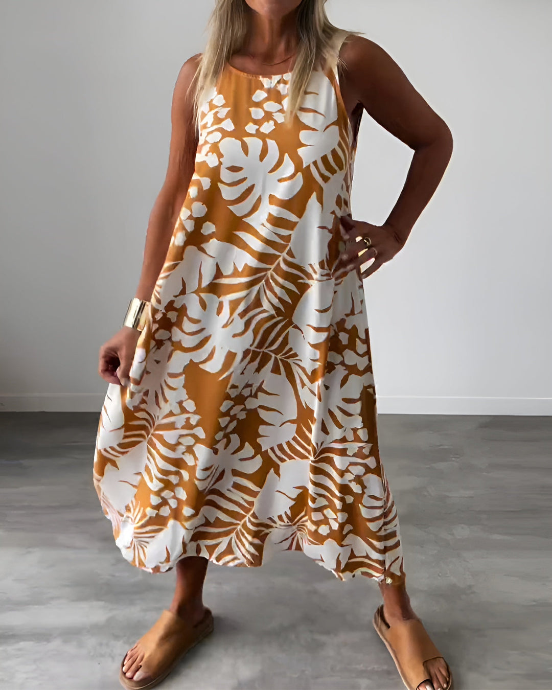 Liora – Zomerjurk met Tropische Print