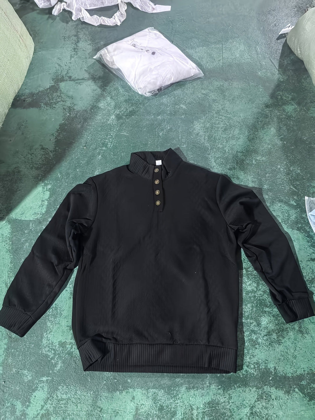 Ronan | Staande Kraag Knop Henley Trui