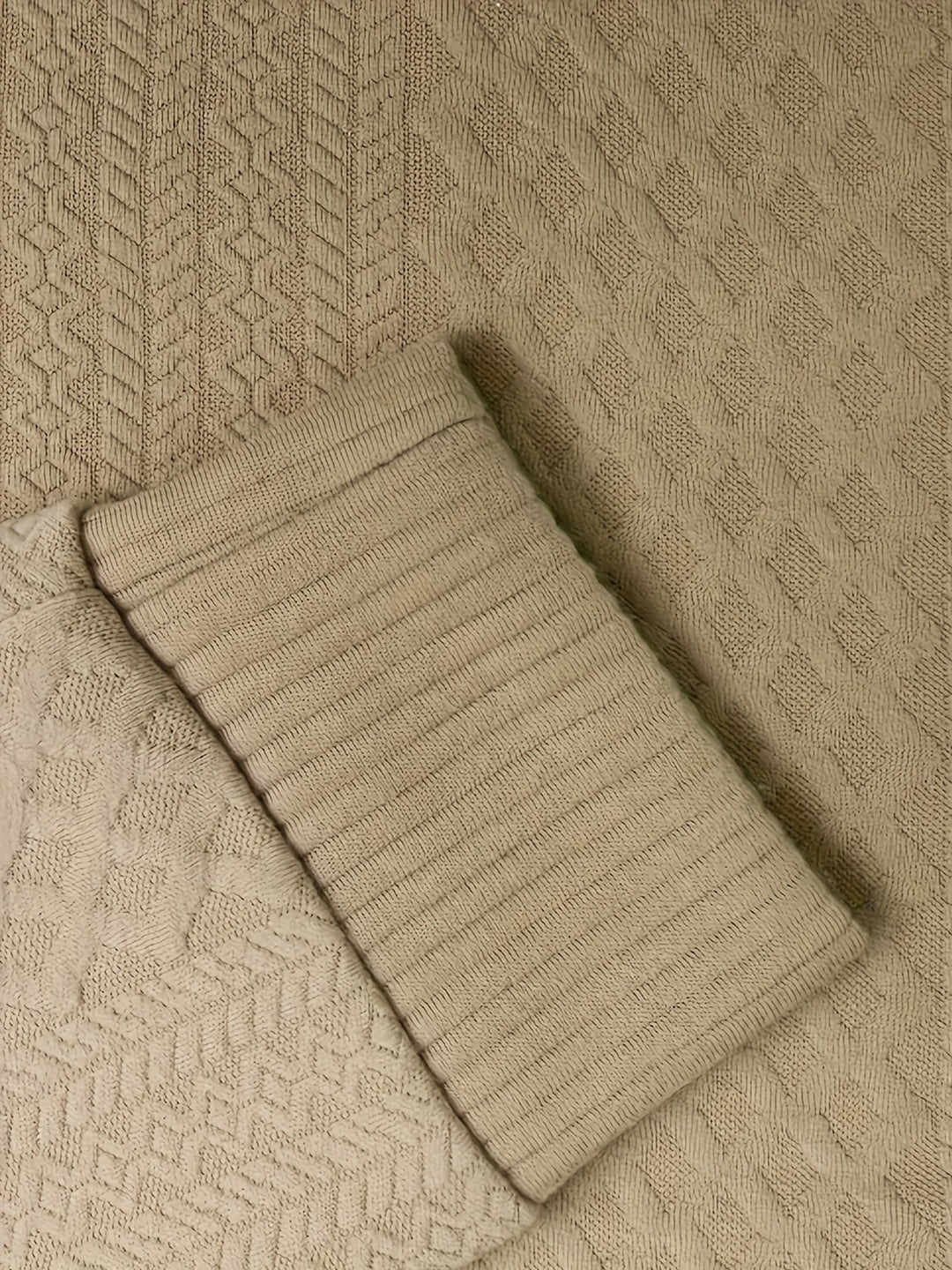 Ronan | Staande Kraag Knop Henley Trui