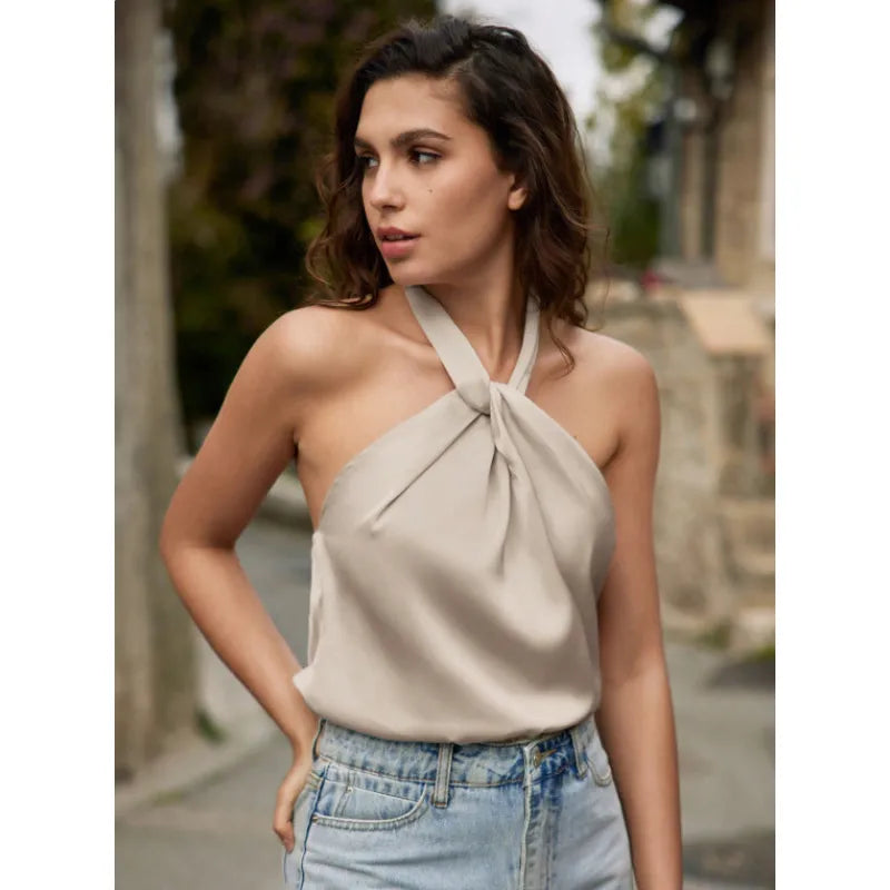 Bria | Dames haltertop met knoopdetail en plooien
