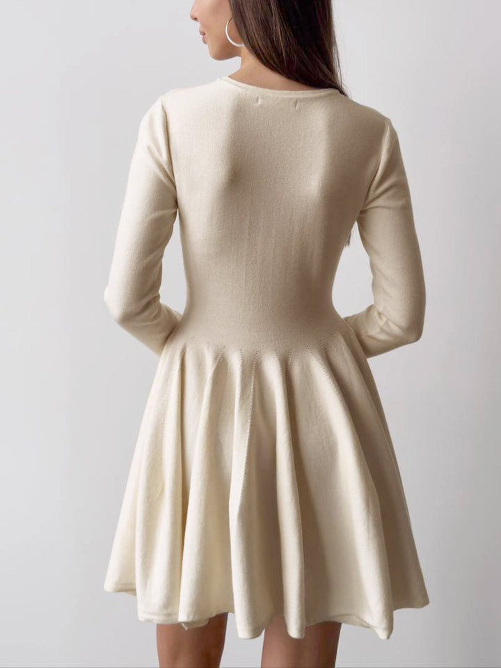 Alina | Elegante Dames Skaterjurk in Crème met Lange Mouwen