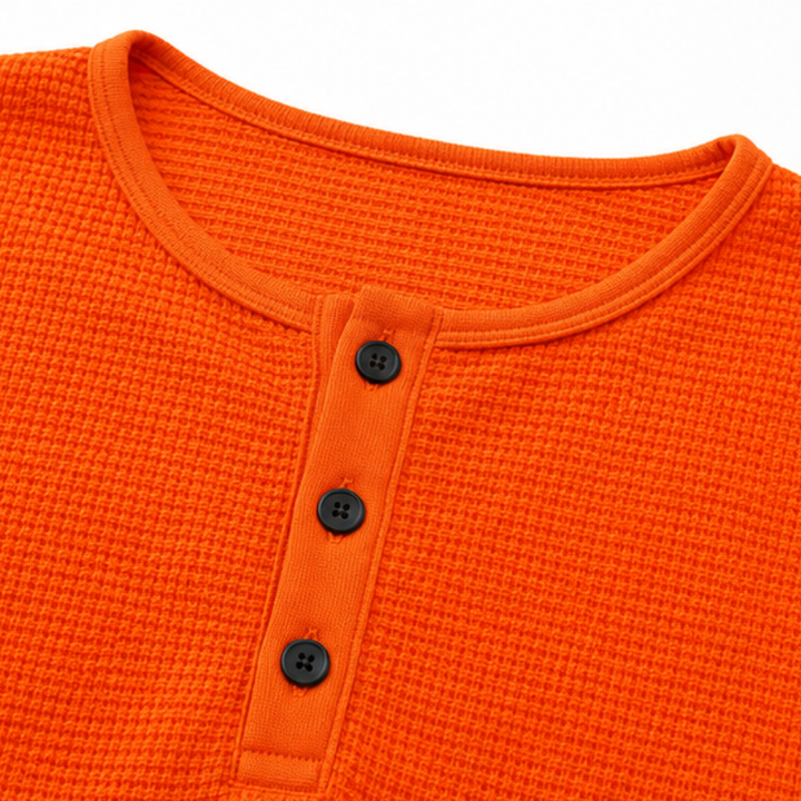 Warmwich – De Waffle Henley Die Nooit Ergens Op Lijkt Te Zijn Geworpen