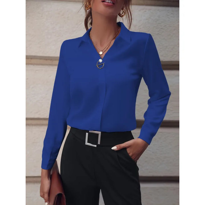 Violet | Damesblouse met puntkraag en siersluiting