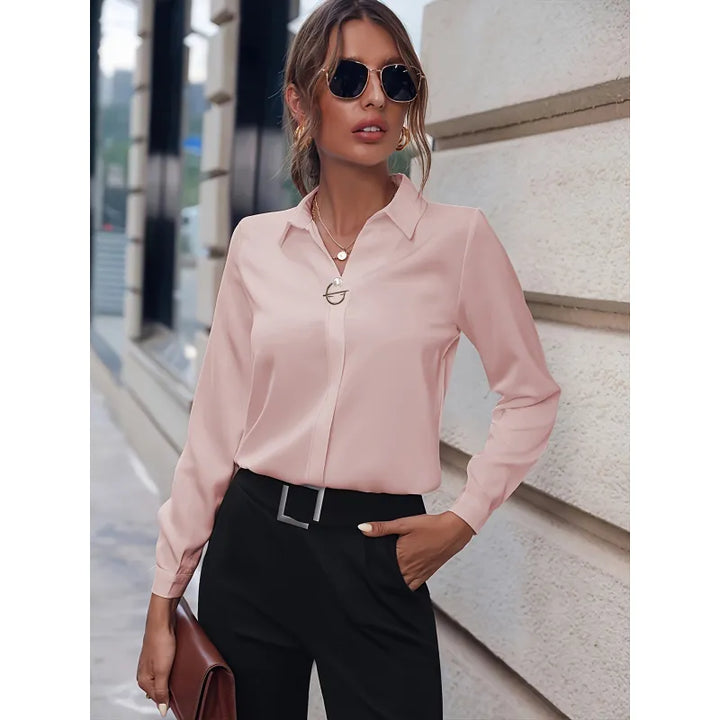 Violet | Damesblouse met puntkraag en siersluiting