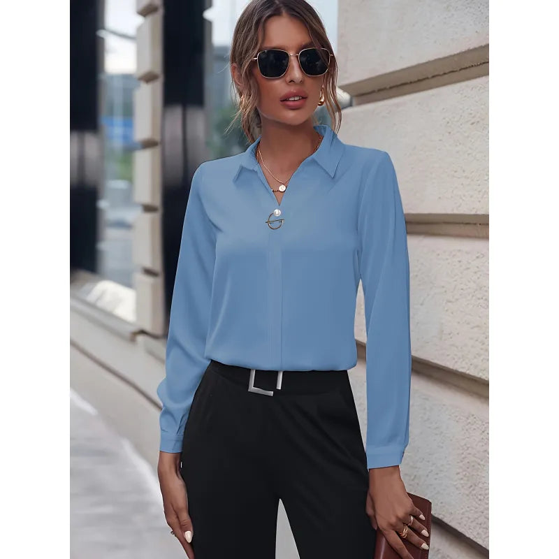 Violet | Damesblouse met puntkraag en siersluiting
