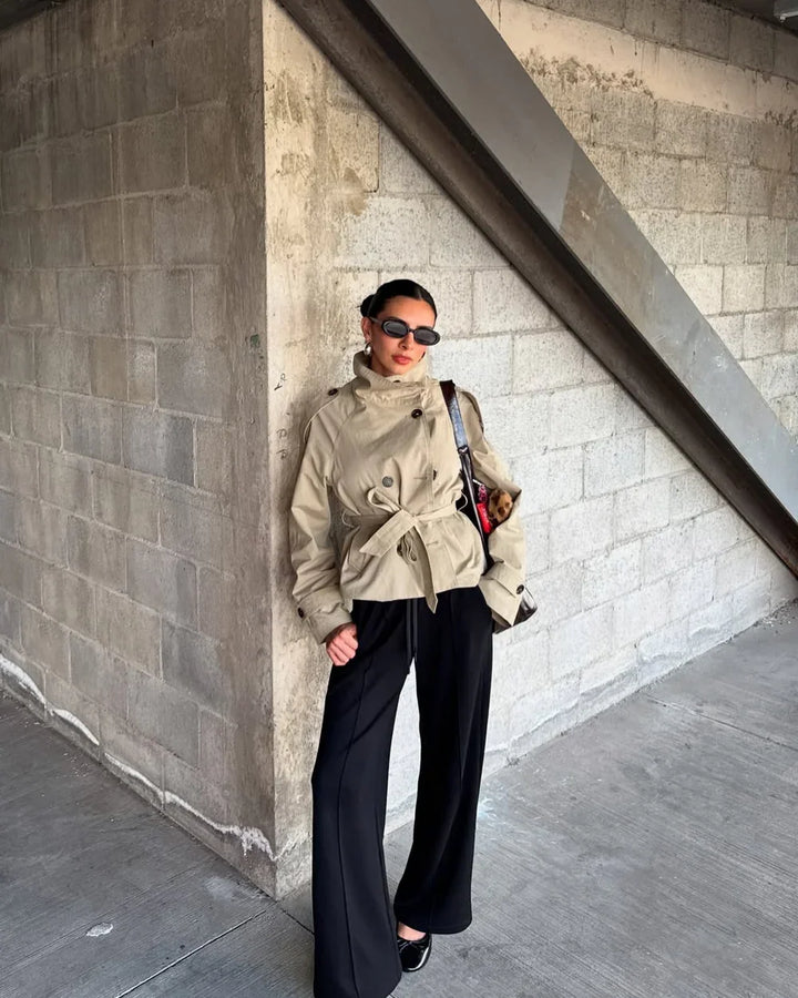Veerle | Geknoopte High-Neck Poised Trench Coat