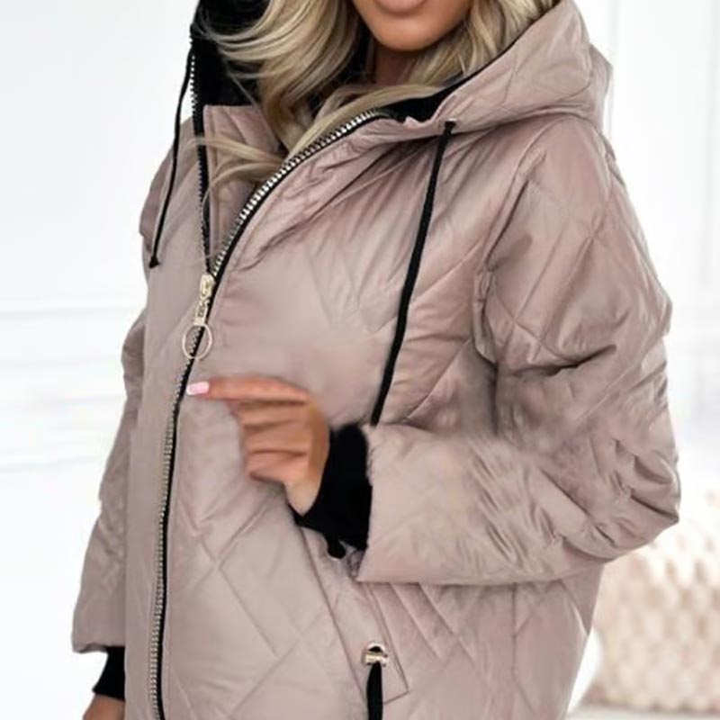 YANNAH – DE DIAMANT GEQUILTEERDE JAS MET CAPUCHE